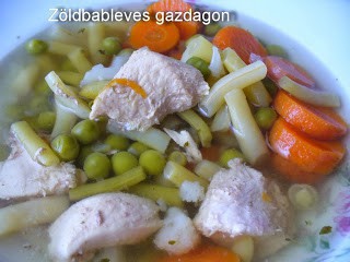 EXTRA EGYSZERŰ ZÖLDSÉG LEVES CSIRKEMELLEL