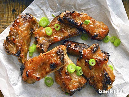 Birsalmás sült oldalas, grillezett cukkini és édesbu