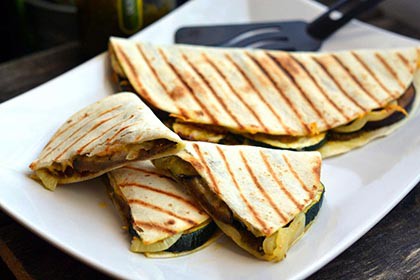 Grillezett zöldséges quesadilla
