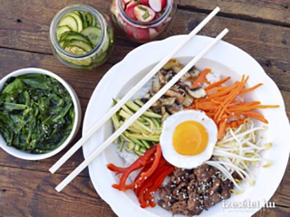 Bibimbap-rizses marhahúsos egytálétel(korea)