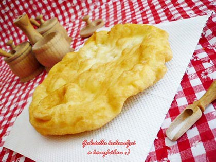 Hűtőben kelesztett lángos