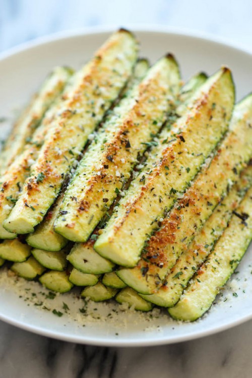 Grillezett cukkinihasáb parmezánnal