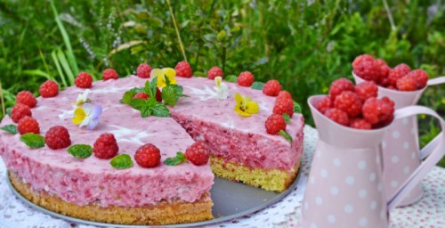 Málnás mousse torta