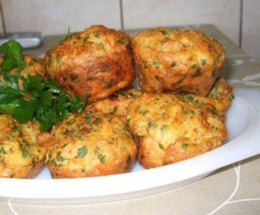 Töltelék muffin formában sütve
