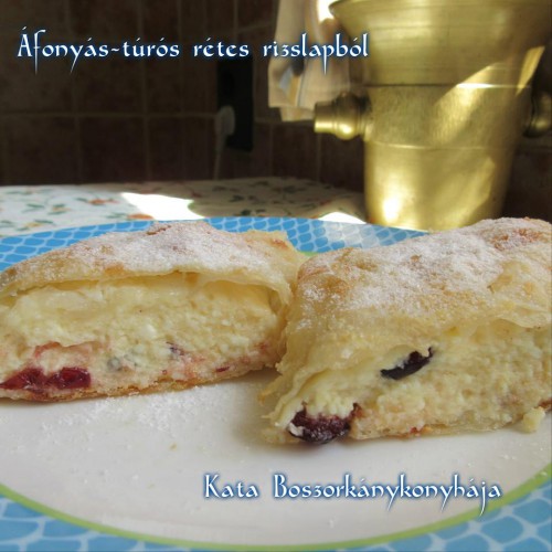Áfonyás-túrós rétes rizslapból