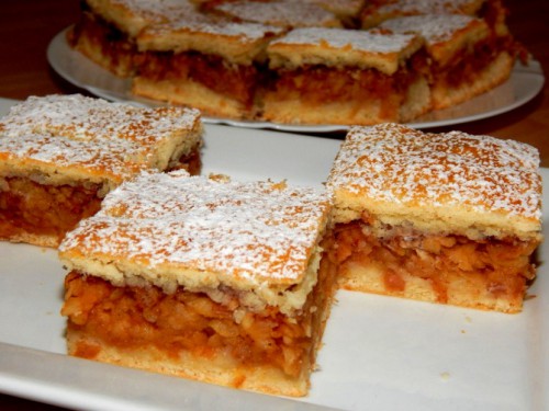 Almás béles