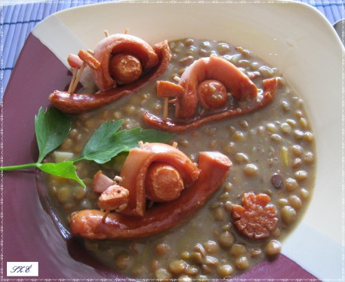Lencsefőzelék virslicsigákkal