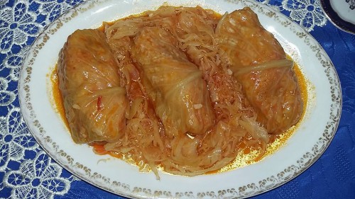Töltött káposzta savanyú levélben