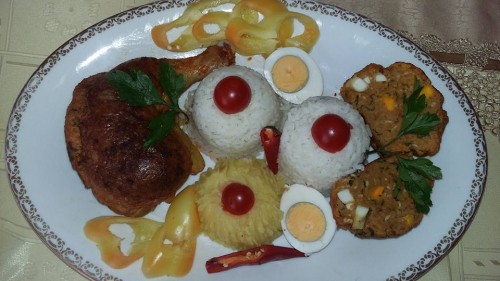 Töltött csirkecomb, vegyes körettel