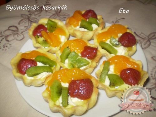 Gyümölcsös kosárkák