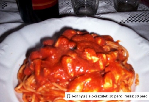 Csípős csirkeragu spagettivel
