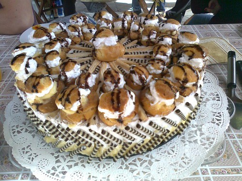 Kéviselőfánk-torta