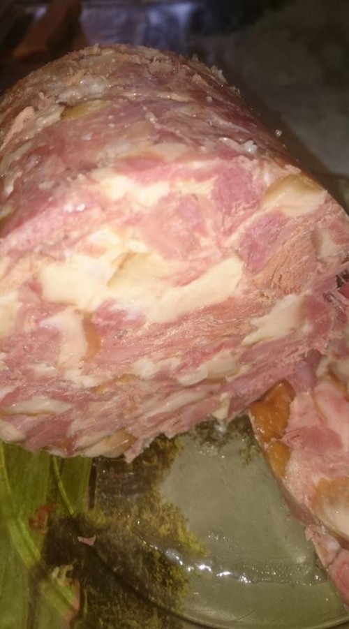 rakott csülök présben