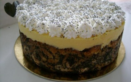 Mákosguba torta madártej krémmel