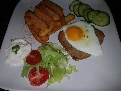 Holstein szelet hasábburgonyával4 szelet sertéskaraj