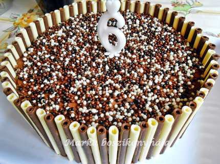 Csokoládétorta tejszínes csokoládékrémmel