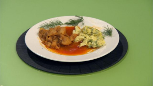 Harcsapörkölt juhtúrós, kapros galuskával