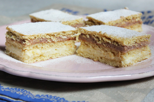 Kókusz-csoki krémes szelet