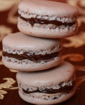Macaron (csokis, erdei gyümölcsös)