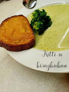 Brokkolikrémleves