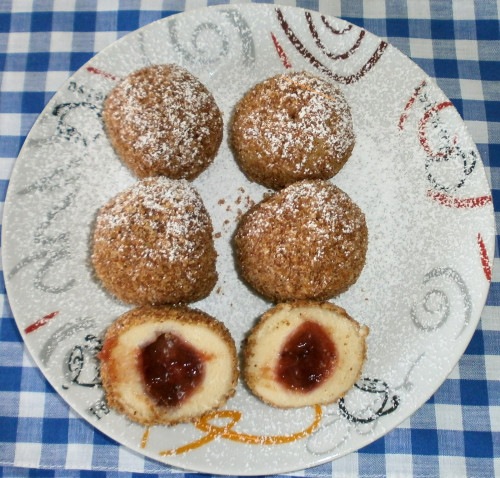 Burgonyás, szilvás gombóc