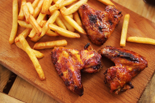 Tökéletes csirkeszárnyak kólás BBQ szósz