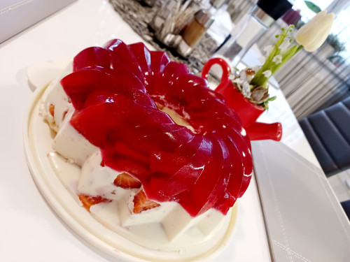 Panna Cotta gyümölcs zselé koszorúval