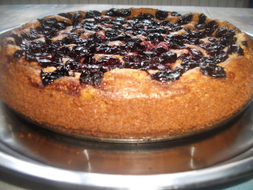 Meggyes tejbegriz torta