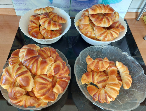 Lekváros kelt kiflicskék