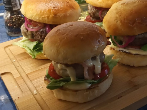 Hamburger hús és szósz