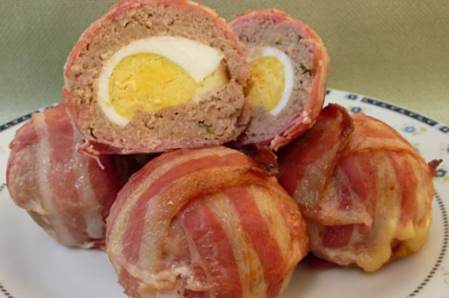 Baconos – tojásos fasírt muffin