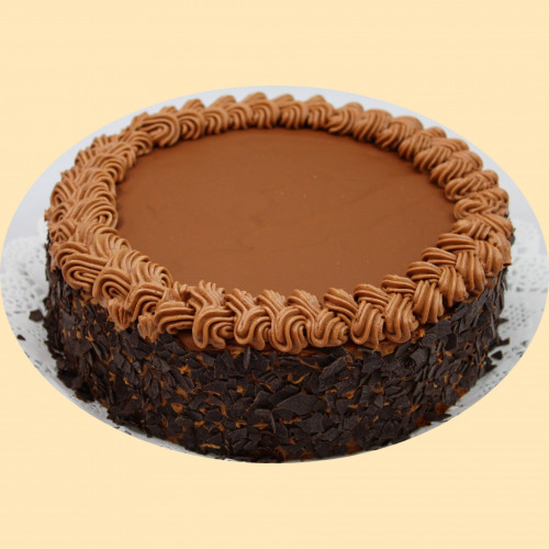 Évi-tejcsokoládékrémes torta, lekvárral.