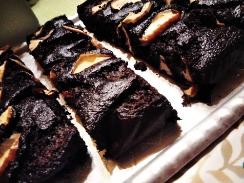 Édesburgonyás brownie almával