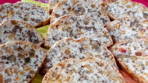 Gyümölcskenyér tojásfehérjéből