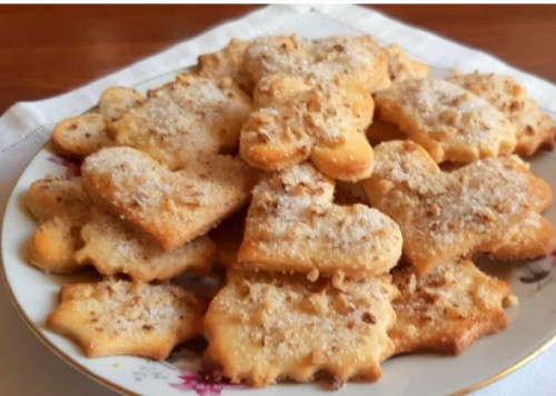Évi cukros-diós keksz,linzer