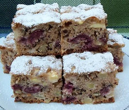 Almás – meggyes bögrés Évi kedvence