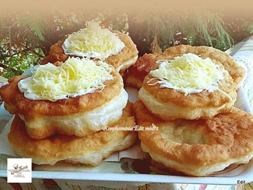 Joghurtos lángos