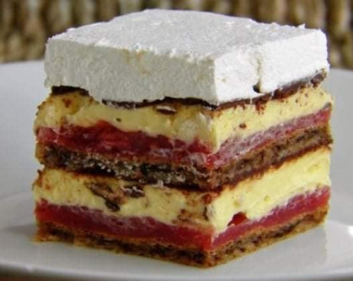 Földiepres, krémes torta roppanós csoki réteggel