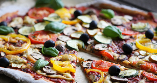 Pizza mit Gemüse und Käse(für Limone)
