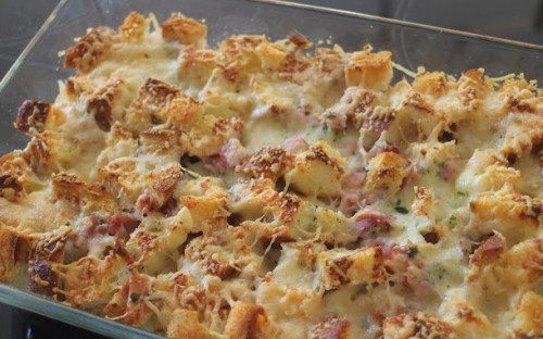 Brotauflauf mit Käse und Schinken(für Limone)